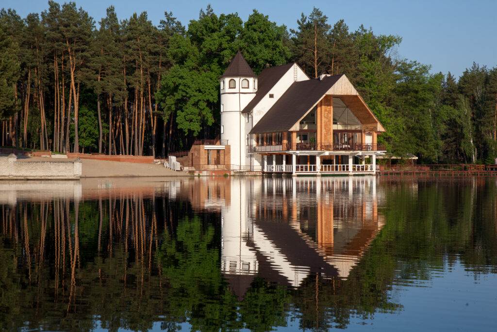 Forest home at the lake.